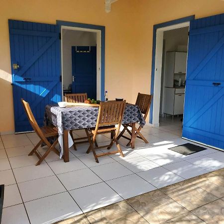 Bel Appartement T2 Avec Vue Sur Palmier Et Mer Сент-Роз Екстериор снимка