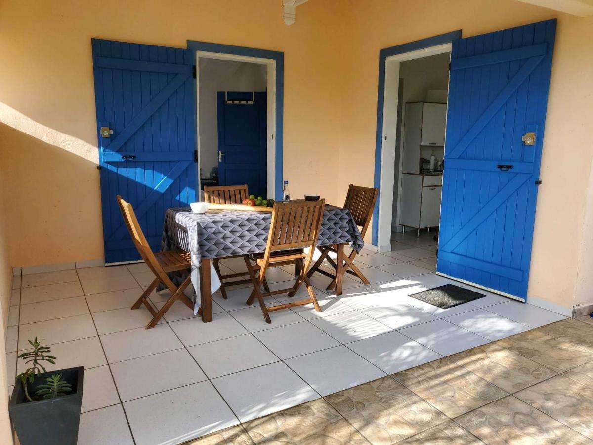 Bel Appartement T2 Avec Vue Sur Palmier Et Mer Сент-Роз Екстериор снимка